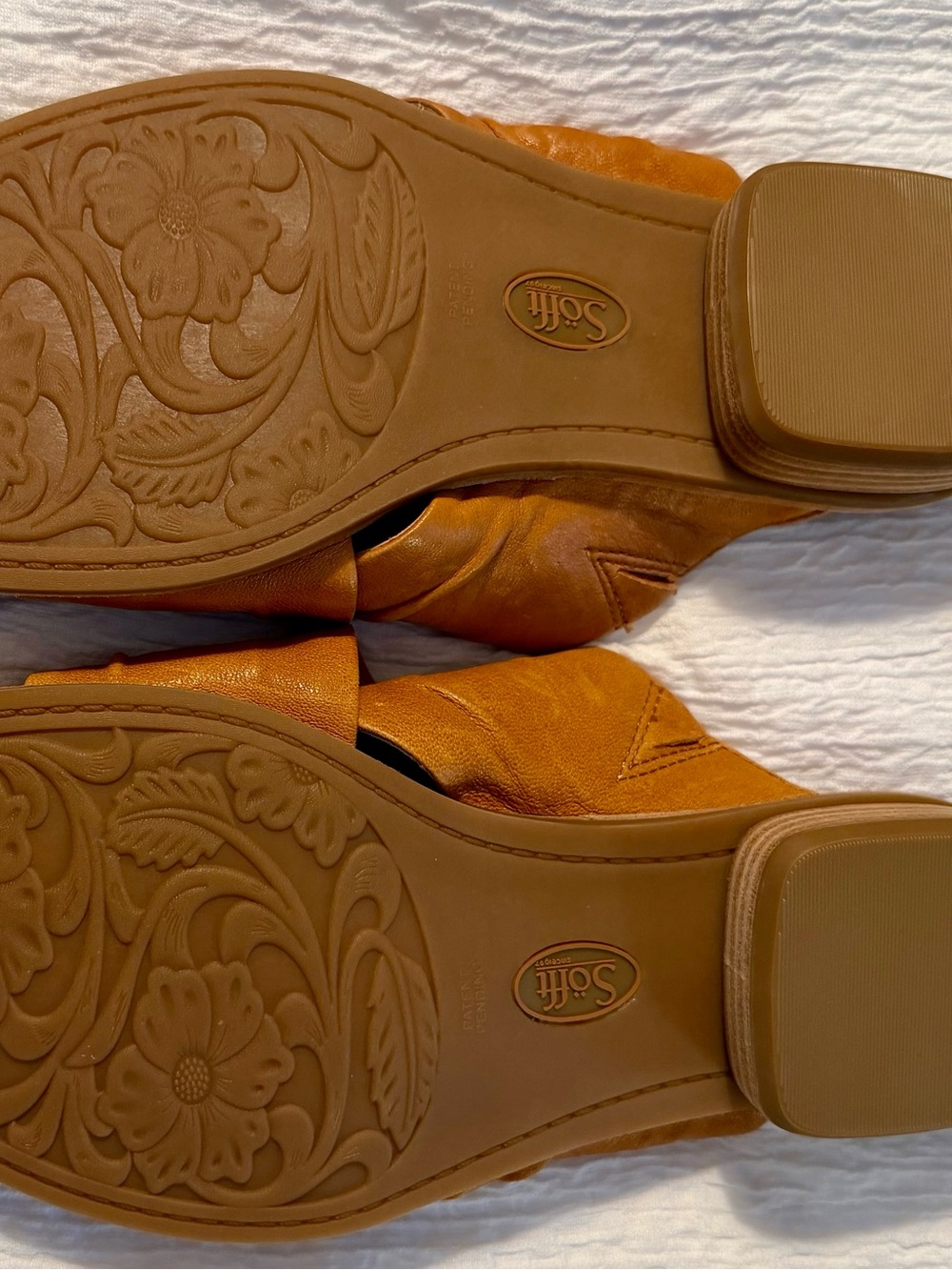 Sofft Tan Leather Crossover Slide Mules - Picture 3 of 3